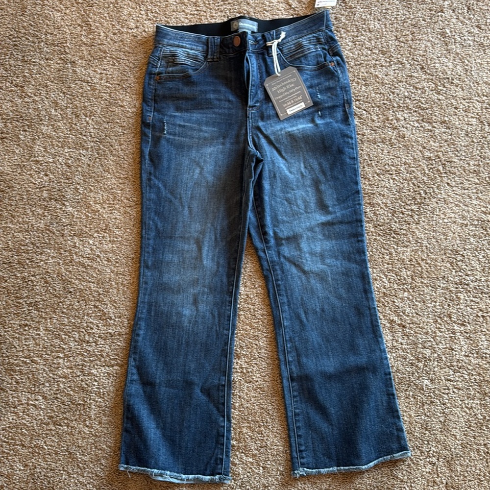 Democracy High Rise Cropped Itty Bitty Flare in Size 10 NWT